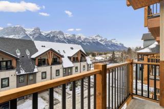 3BR Mountain Bliss Retreat with Gym Hot Tub and Sauna - 6