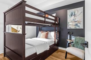 3BR Mountain Bliss Retreat with Gym Hot Tub and Sauna - 3