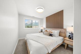 Modern 4BR Mountain Retreat Balcony BBQ near DT - 6