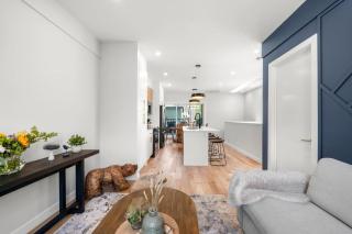 Modern 4BR Mountain Retreat Balcony BBQ near DT - 5
