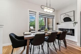 4BR Golden Ridge Mountain Escape with Hot Tub and Gym - 2