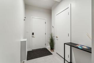 4BR Golden Ridge Mountain Escape with Hot Tub and Gym - 1