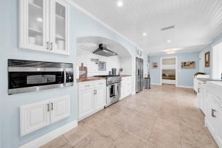 Bali Resort with Pool, Golf Sim, Putting Green - 4