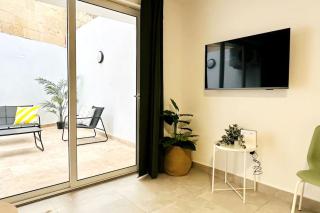 BackYard Studio 1 - 3