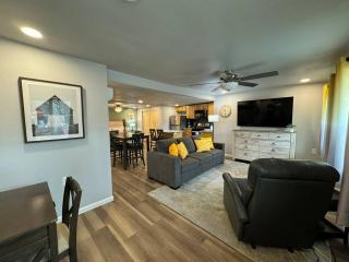 12 Creekside Retreat - King Suite - 3