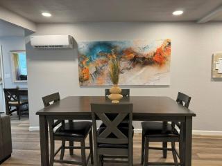 12 Creekside Retreat - King Suite - 1