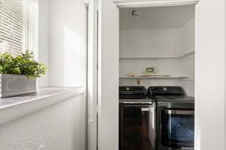 10 Creekside Retreat House with private Hot Tub - 1