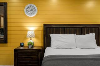 20 Creekside Retreat - 0