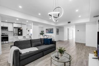 Contemporary Family Oasis Pool and Comfort - 6