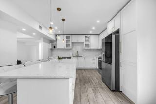 Contemporary Family Oasis Pool and Comfort - 2