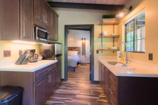 Destination Oak Creek 1 - with private patio - 6