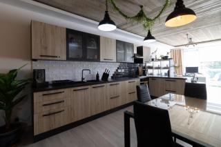 Bright and Modern Apt with an Industrial Touch - 6