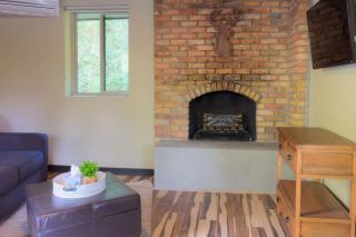 Destination Oak Creek 4 - no patio - 8