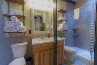 Destination Oak Creek 6 -with shared patio - 5