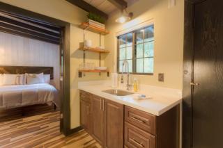 Destination Oak Creek 6 -with shared patio - 3