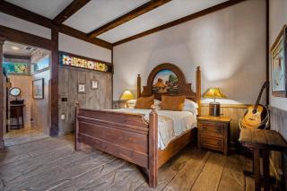 Adobe Village Inn Estate - 5