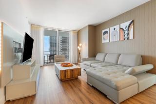 Lyfe Resort Oceanfront Luxury Apartment - Exclusive Stay in Hollywood Beach - 1