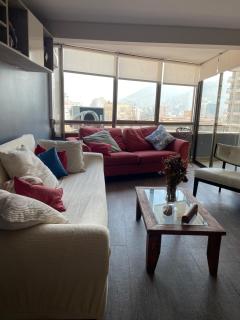 Hermoso departamento sobre el metro los Leones - 0