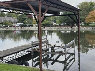 3BR 2BTH Waterfront Vacation Rental on Riverwalk to Downtown McHenry with Pier - 5