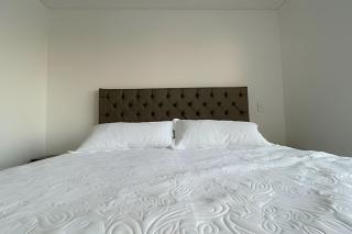 Infinitum Spectacular 23rd floor 1 BR Condo - 4