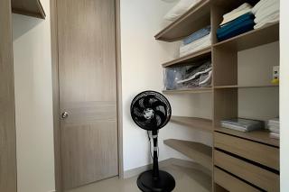 Infinitum Spectacular 23rd floor 1 BR Condo - 2