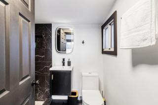 Private Retreat Grill Jacuzzi Downtown - 7