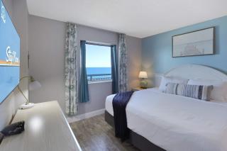 Parrot-ise by StayMareni - Oceanfront Suite - Myrtle Beach - 9