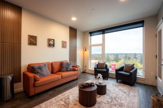 Heart of Downtown - 2BR with City View and Gym Access - 3