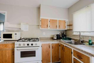 Pine Lake 3-Bedroom Cottage #12 - The Gallery - 8