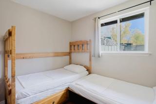 Pine Lake 3-Bedroom Cottage #12 - The Gallery - 6