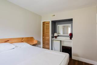 Pine Lake 3-Bedroom Cottage #12 - The Gallery - 4