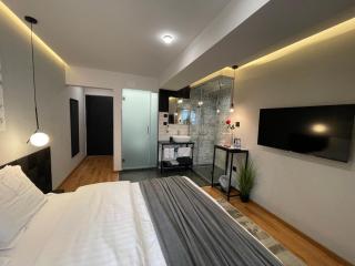 Mickitos Luxury Lifestyle - 2