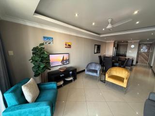 Accommodation Front - One-of-A-Kind Penthouse with Rooftop Pool - 8