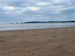 Sea Breeze City-Centre Flat with Parking - 5