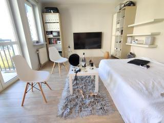 Cozy Studio for a Couple - 10 min from the airport - 7