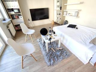 Cozy Studio for a Couple - 10 min from the airport - 8