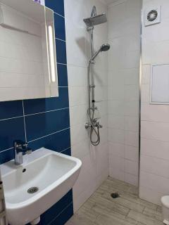 Modern 1BR Apartment City Center - 4