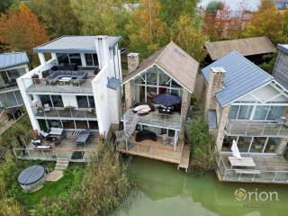 Howells Mere 16, Indian Summer - 0