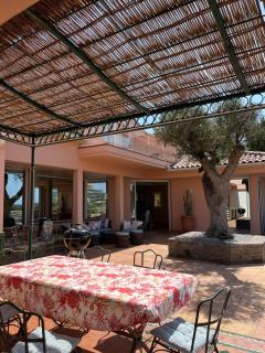 La Pink House Family - 6