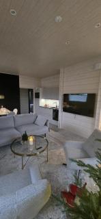 Arctic Circle Aurora Guesthouse - 2