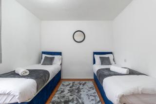 The Sky Suite Tottenham - 3