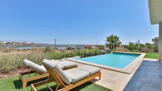 Brand New Waterfront Villa with pool - 9