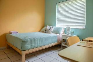 Cozy Room near Miami Airport - 1