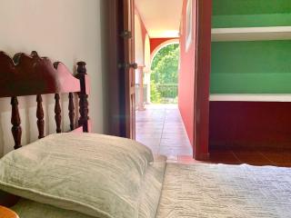 Habitacion chica con piscina - 4