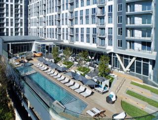 Luxury Escape in Sandton High Floor Apartment with City Views - 7