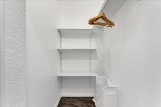 roomstr Hawaii Room 1 Bedroom in South Tampa with Shared Full Bathroom & FREE COFFEE - 2