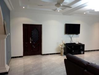 1 Bed Apartment Sleeps 2 - Parking Garden Wifi - 2