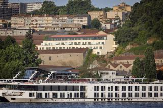 Land Roots Riverside Apartments - 6