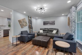 New! Relaxing Retreat Near North Hills & Downtown - 2