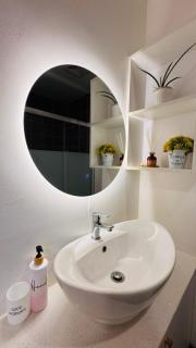 Amani Bldg B520 Classy & Simple Retreat - 1